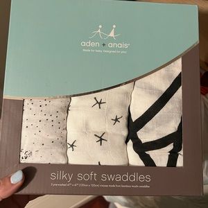 Aden & Anais baby swaddles NEW